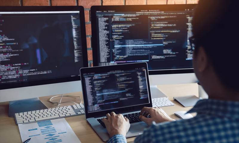 数据科学选型:R与Python如何赋能龙游县网站建设?
